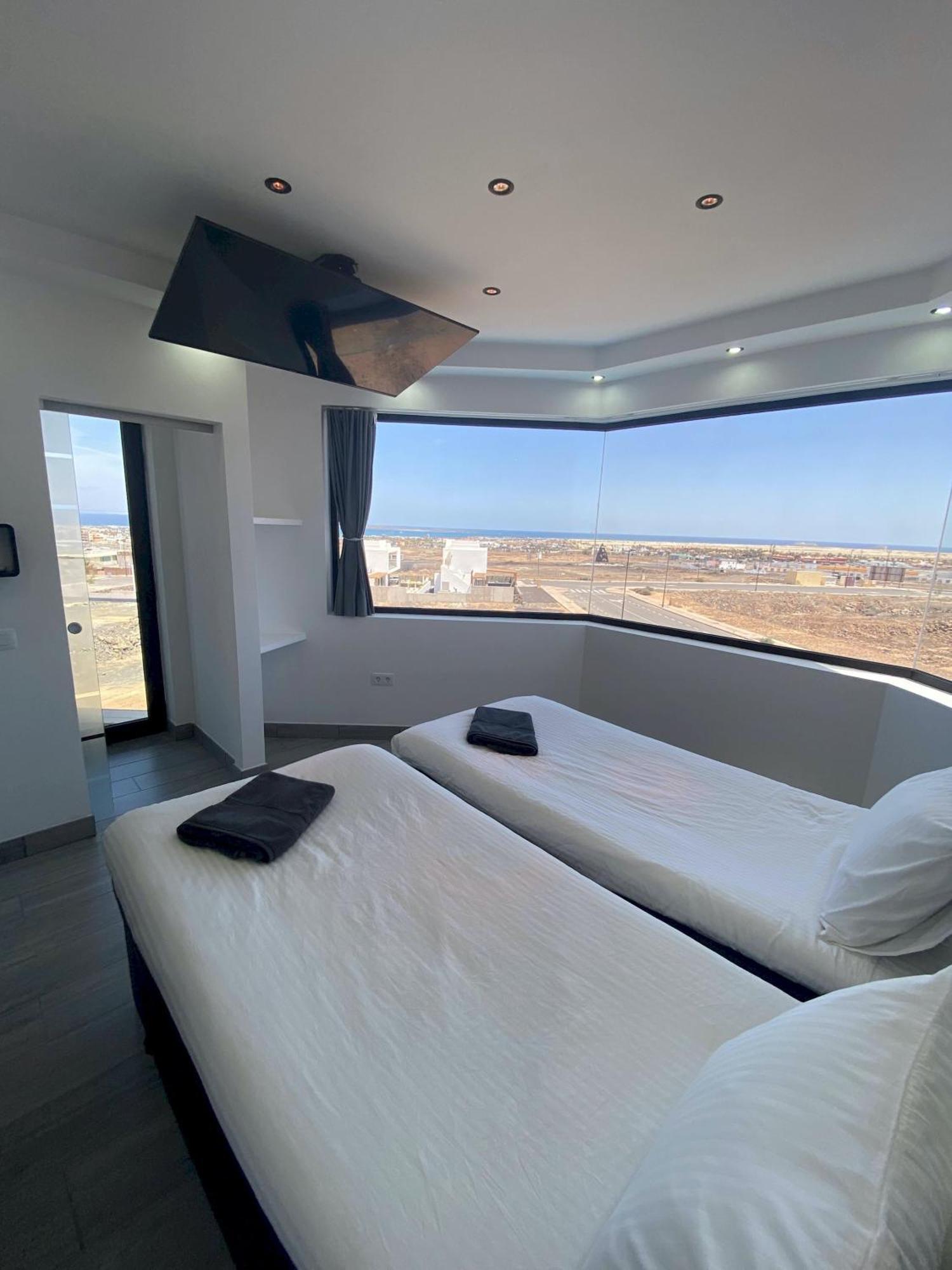 Villa Poseidon Corralejo With Private Heated Pool, Sauna And Stunning Volcano Views By Amazzzing Travel المظهر الخارجي الصورة