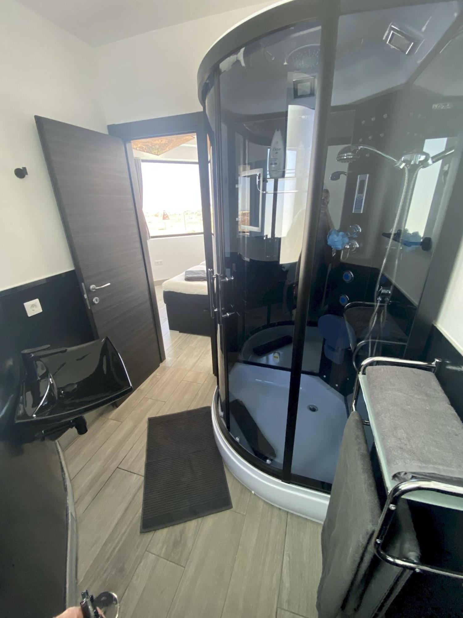 Villa Poseidon Corralejo With Private Heated Pool, Sauna And Stunning Volcano Views By Amazzzing Travel المظهر الخارجي الصورة