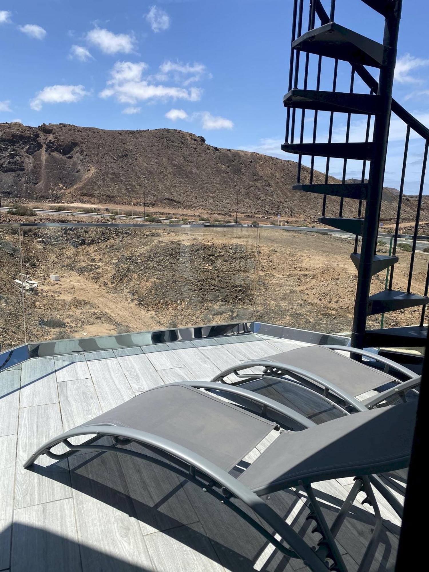 Villa Poseidon Corralejo With Private Heated Pool, Sauna And Stunning Volcano Views By Amazzzing Travel المظهر الخارجي الصورة
