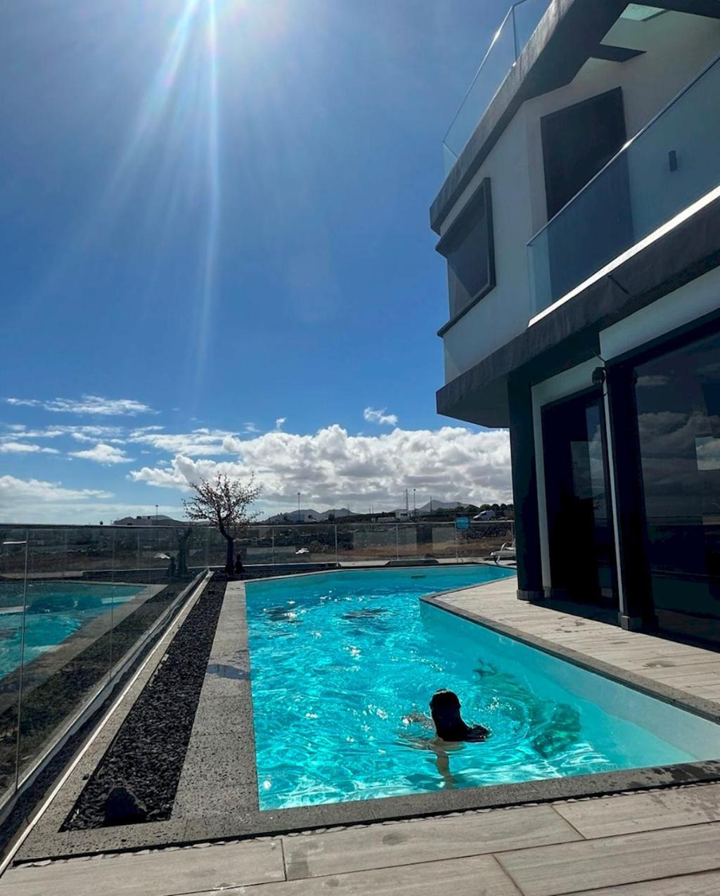 Villa Poseidon Corralejo With Private Heated Pool, Sauna And Stunning Volcano Views By Amazzzing Travel المظهر الخارجي الصورة