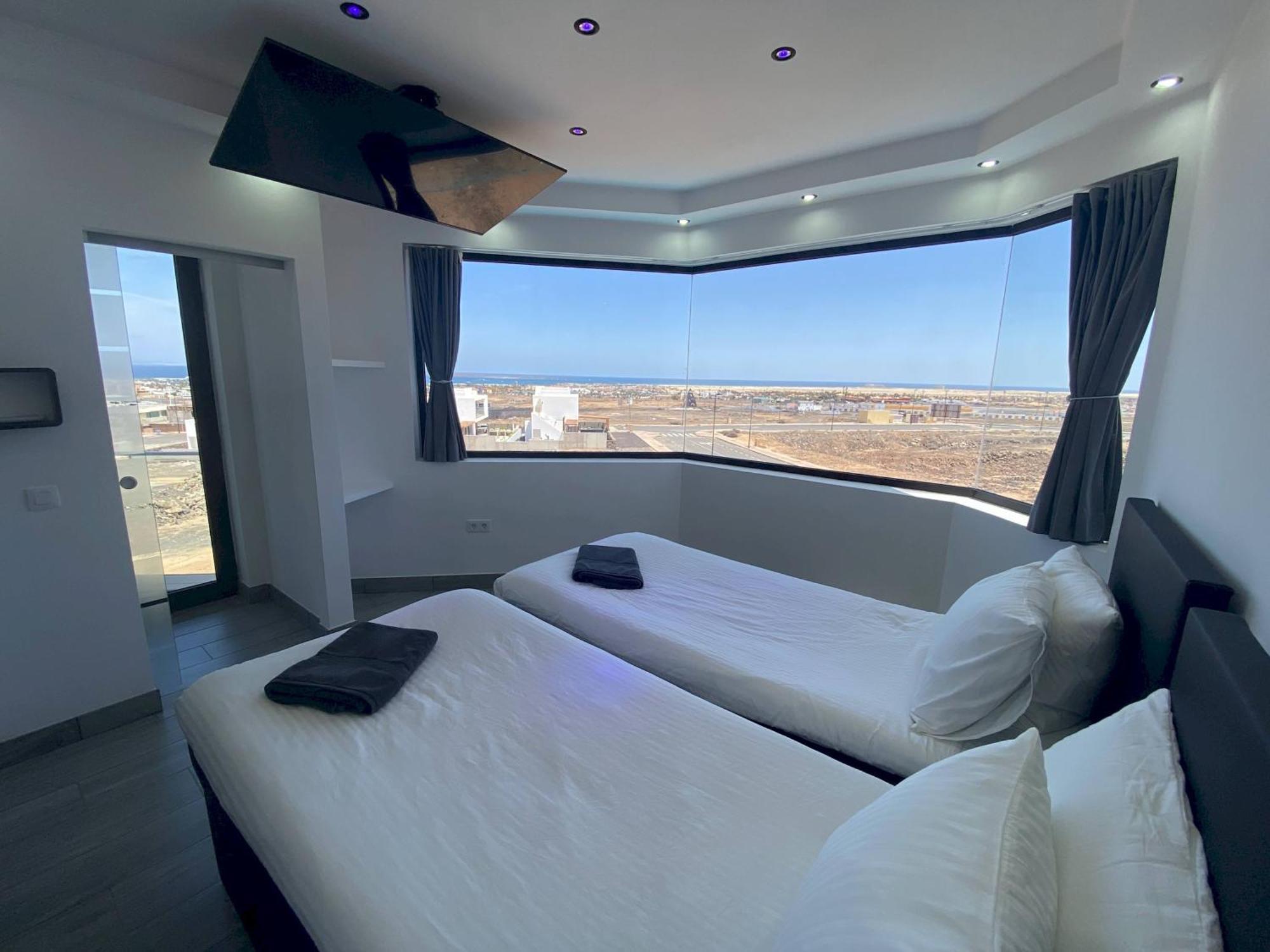 Villa Poseidon Corralejo With Private Heated Pool, Sauna And Stunning Volcano Views By Amazzzing Travel المظهر الخارجي الصورة