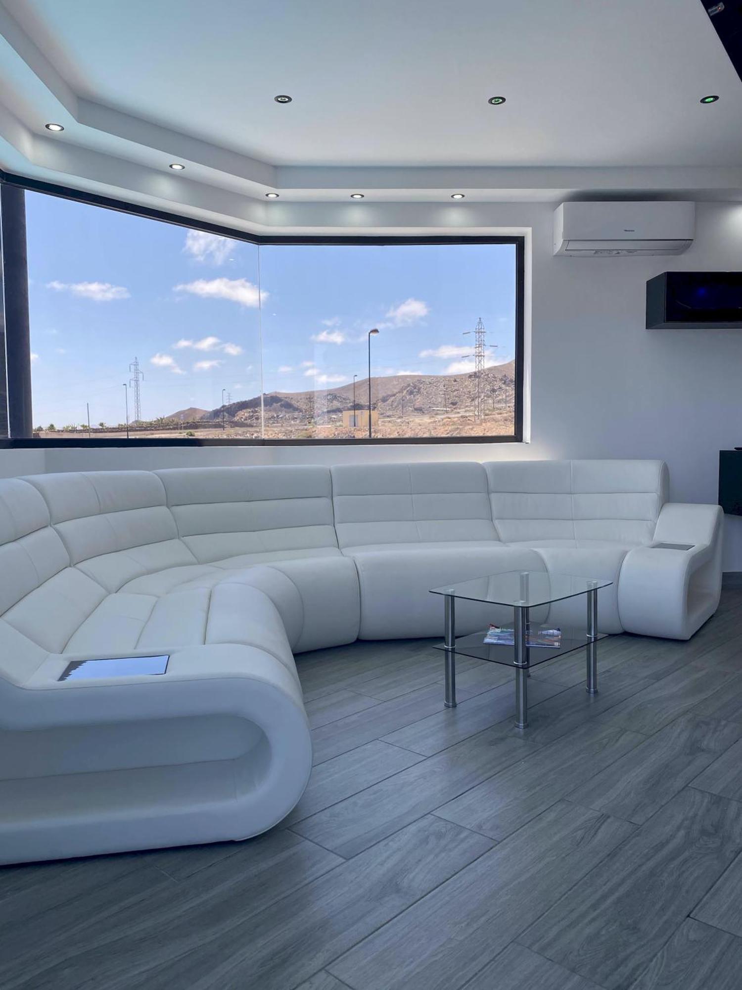Villa Poseidon Corralejo With Private Heated Pool, Sauna And Stunning Volcano Views By Amazzzing Travel المظهر الخارجي الصورة