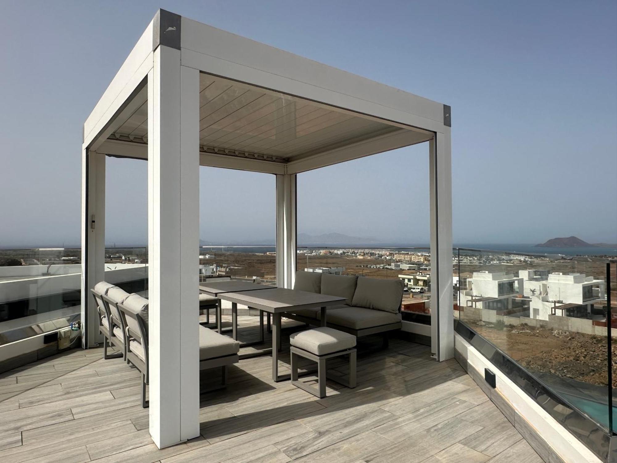 Villa Poseidon Corralejo With Private Heated Pool, Sauna And Stunning Volcano Views By Amazzzing Travel المظهر الخارجي الصورة